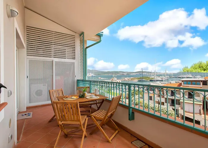 Blue Penthouse Apartment *